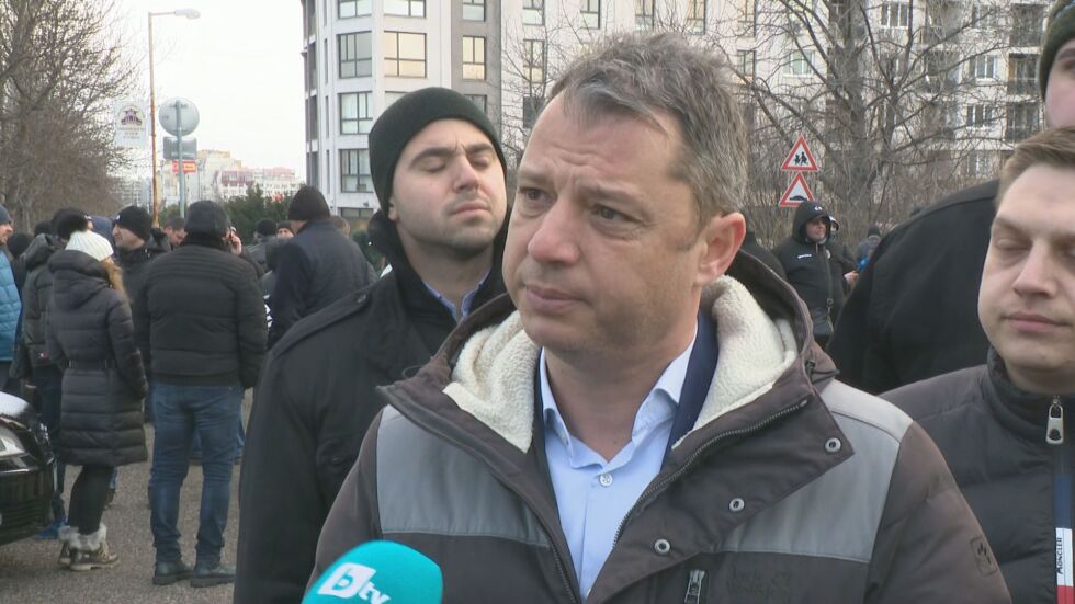 Делян Добрев: Може с един направен още днес народен съд да ни подкарат