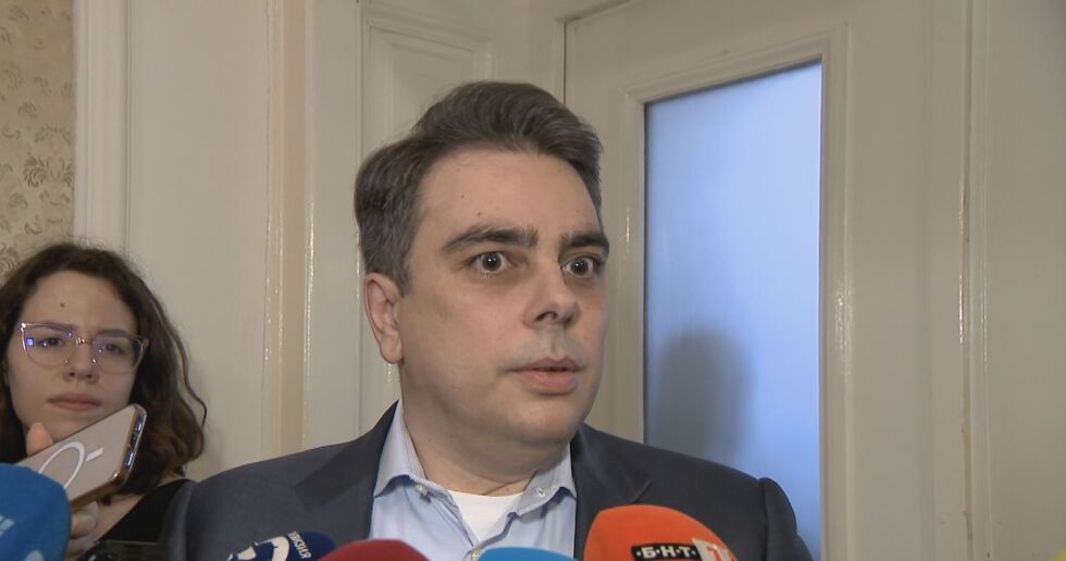 Асен Василев: Борисов е разследван заради щета в бюджета за 556 млн. лв.