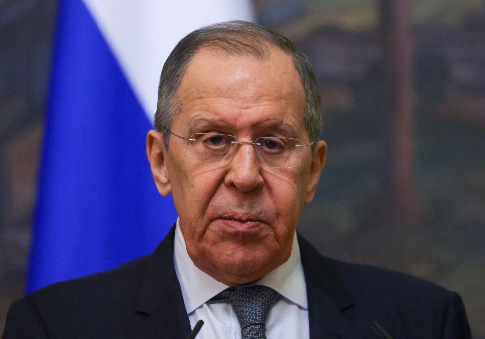 Лавров: Ситуацията в Украйна вече не е хибридна война, а истинска между Запада и Русия