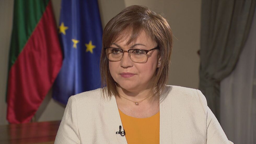 Нинова: Радев да обясни какви договори за оръжия е подписало служебното правителство