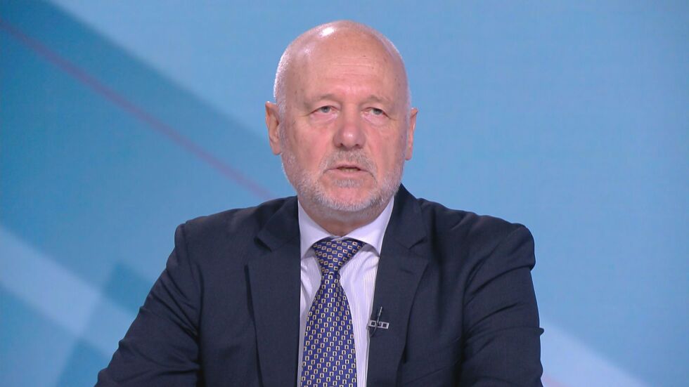 Тагарев: Зеленски е избран лидер, на Путин му е все едно за убитите