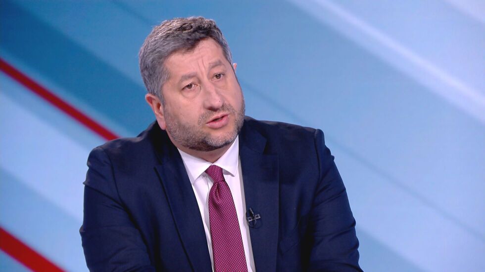 Христо Иванов: И гласуването с хартия, и гласуването на машина са под огромна въпросителна