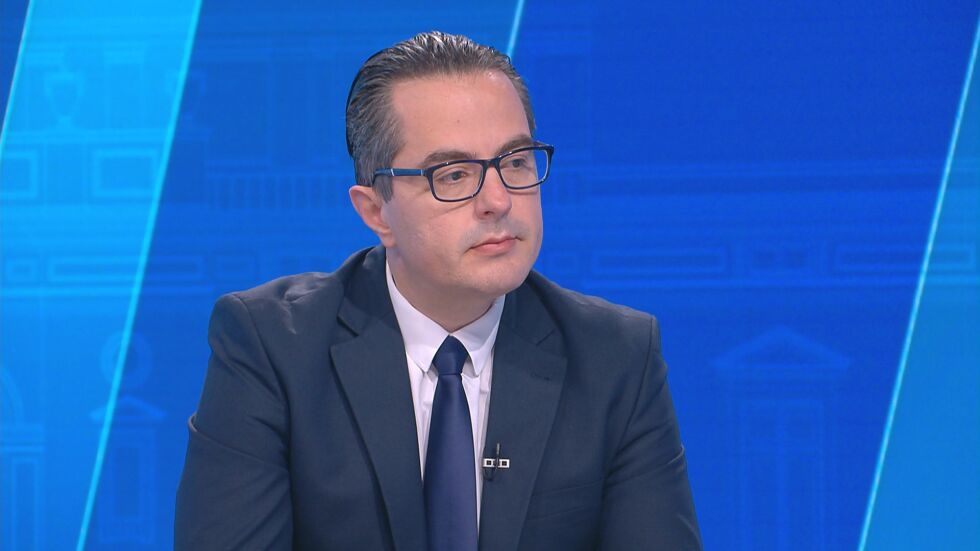 Цончо Ганев: Вече имаме 450 000 подписа за референдума за еврозоната