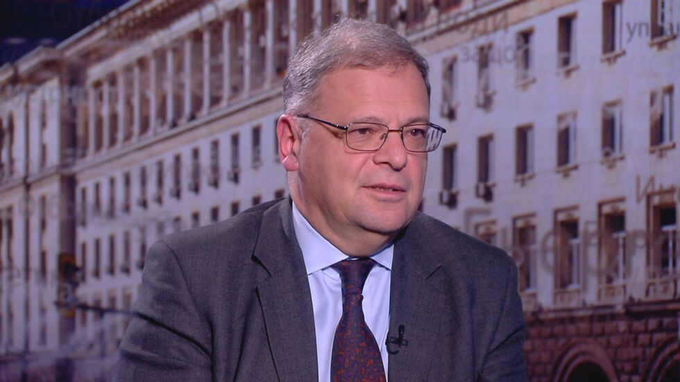 Юлиян Попов: Няма да е драматично, ако утре не съм министър. Бих препоръчал Ивелина Василева