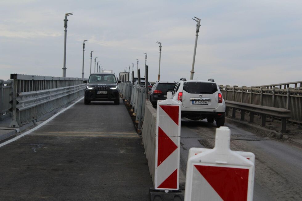 Спират движението по Дунав мост при Русе