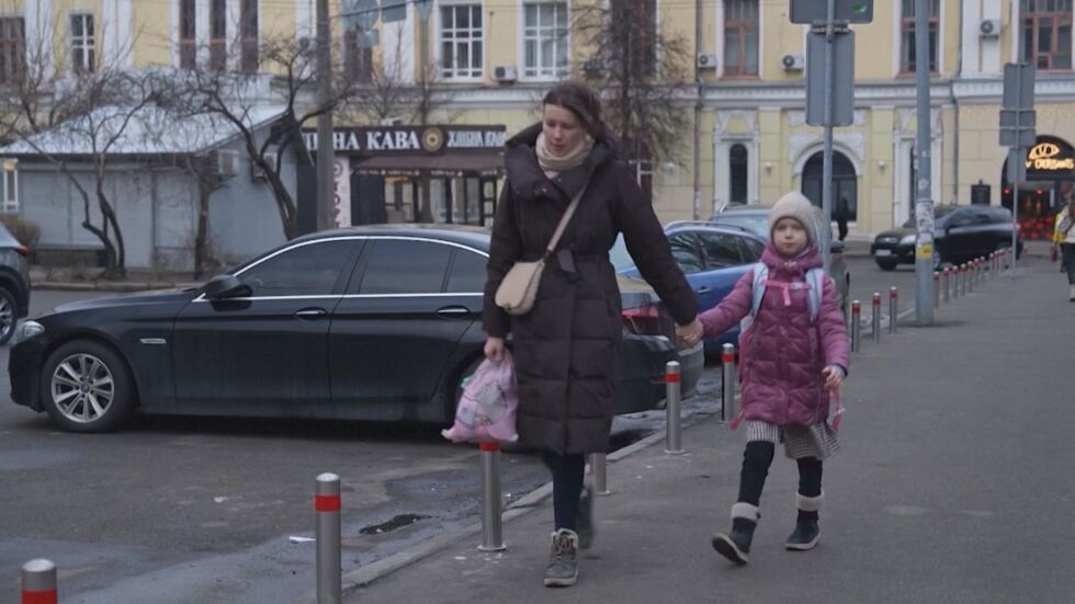  След сблъсъка в Белия дом: Повече подкрепа за Зеленски, докато Тръмп трупа негативи