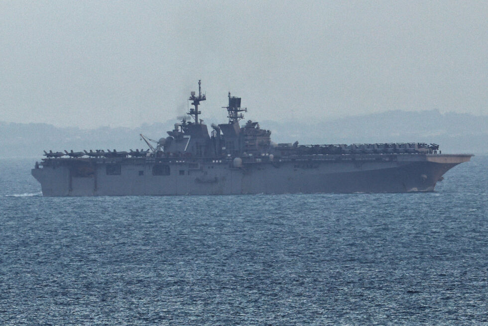 Американският военен кораб USS Tripoli пристигна в Близкия изток