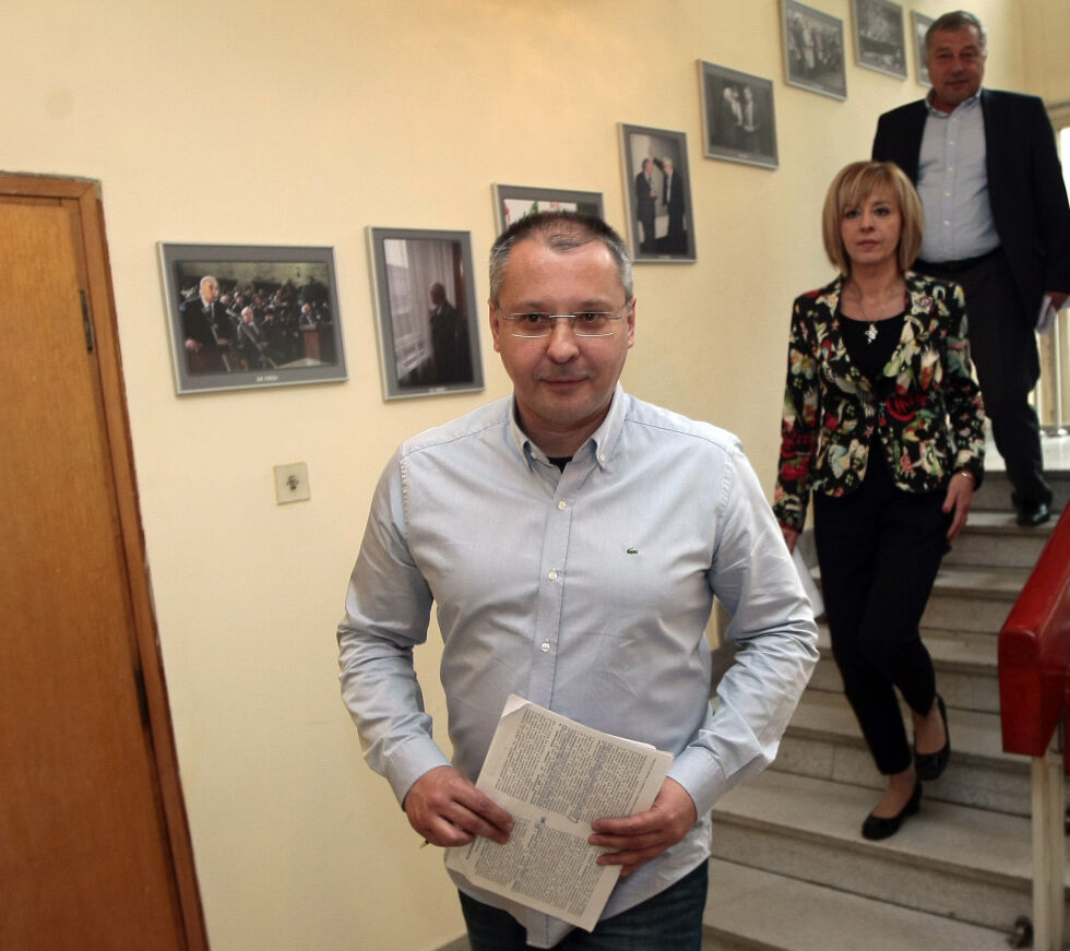 Станишев брои подписите за "Белене"