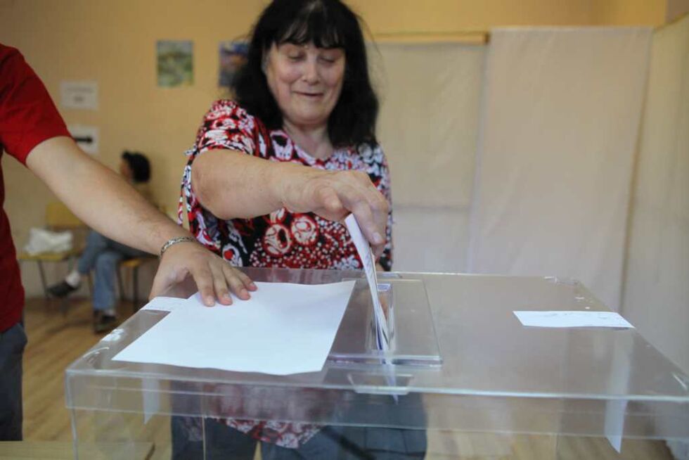 2,6 милиона избиратели отиват до урните в неделя