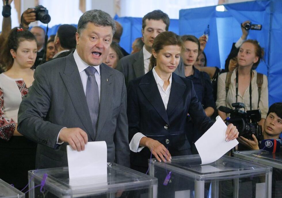 "Шоколадовият крал" Порошенко печели президентския вот в Украйна
