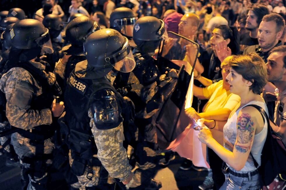 30 арестуваните след вчерашните безредици в Скопие