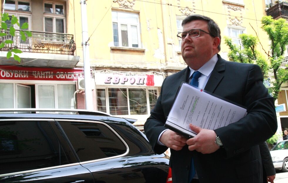 Цацаров: Искров и Кордовска са давали указания на квесторите на КТБ