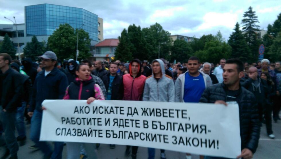 Раднево след сблъсъците: Ранени, обвинени и нови протести