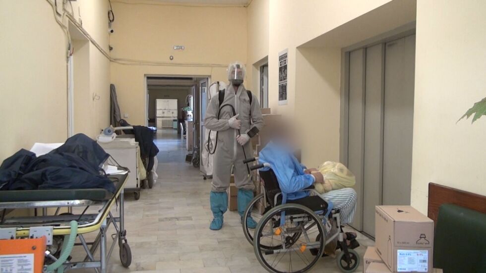 Кои са лекарите в "Пирогов" на първа линия в битката срещу коронавируса?