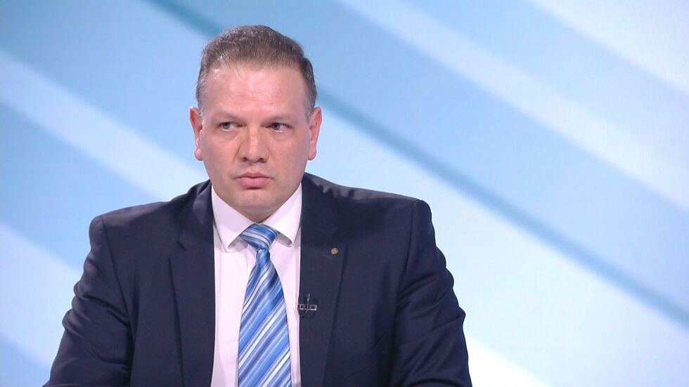 Петър Славов: Под претекст за нашето здраве ограничават гражданските права