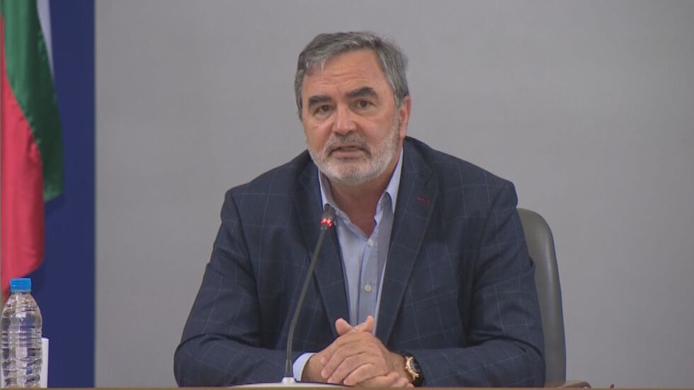 Кунчев: Ще препоръчаме отпадане на карантината за влизащи в страната, но маските ще останат дълго