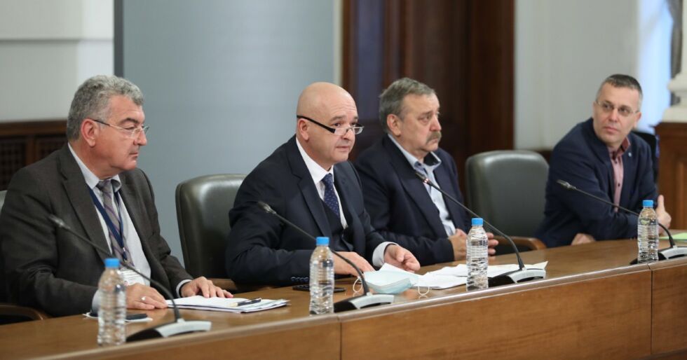 Щабът: Трети ден повече излекувани от заразените с COVID-19