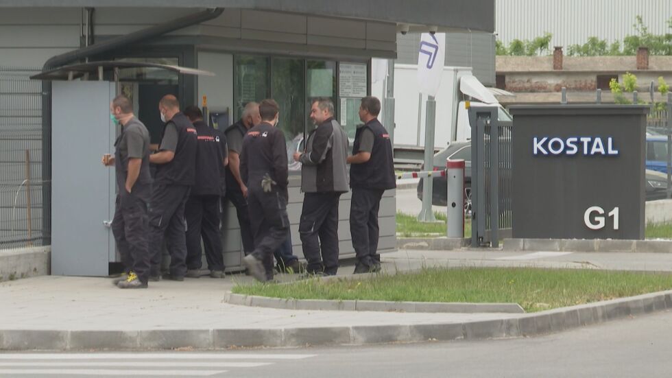 Разраства се огнището на зараза в завода за авточасти „Костал“ в Пазарджик