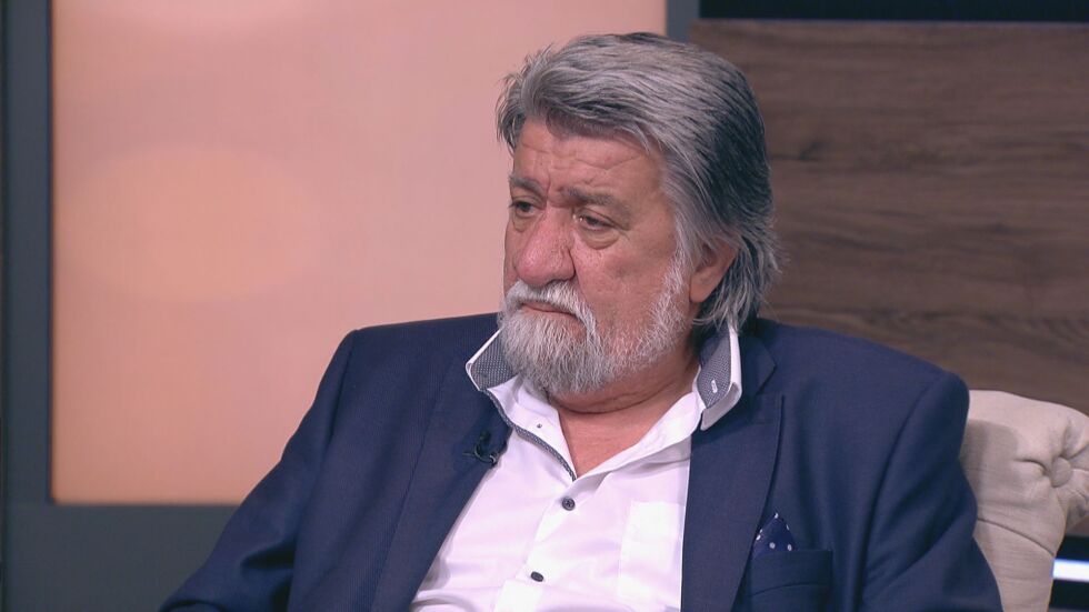 Вежди Рашидов призова хората на изкуството да излязат на бойното поле