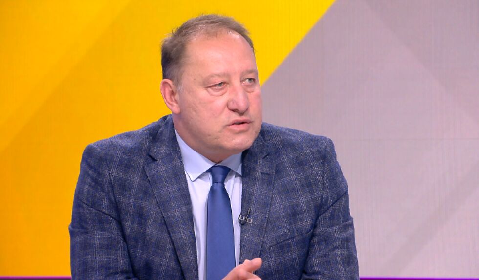 Ангел Найденов: България няма да дарява, но ще продължава да продава оръжия за Украйна
