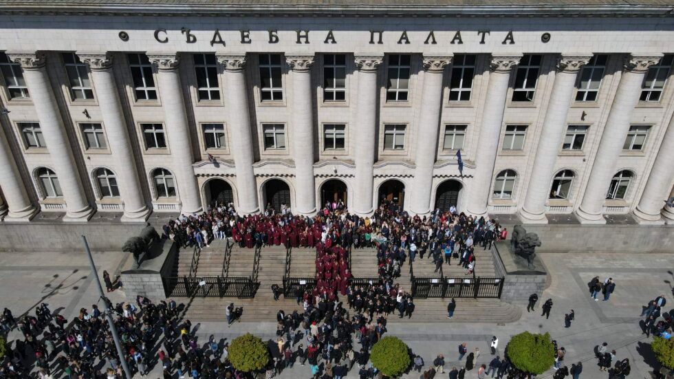 Сийка Милева: Недопустимо е да се мисли, че терористичният акт срещу Гешев е инсцениран (СНИМКИ)