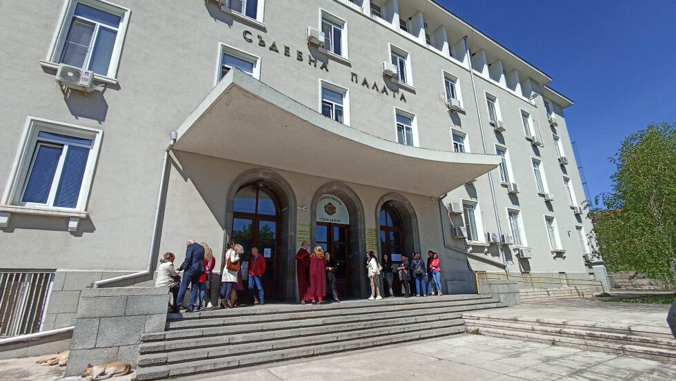 Прокурори и следователи на протести в подкрепа на Иван Гешев в цялата страна (СНИМКИ)
