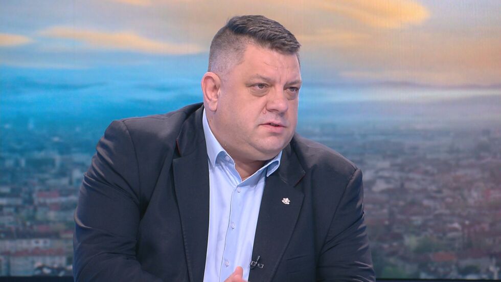Атанас Зафиров: Наблюдаваме надлъгване между първите и вторите в НС