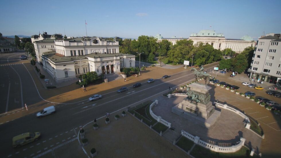 Два дни до връщането на папката: ГЕРБ все още търси подкрепа за кабинет (ОБЗОР)