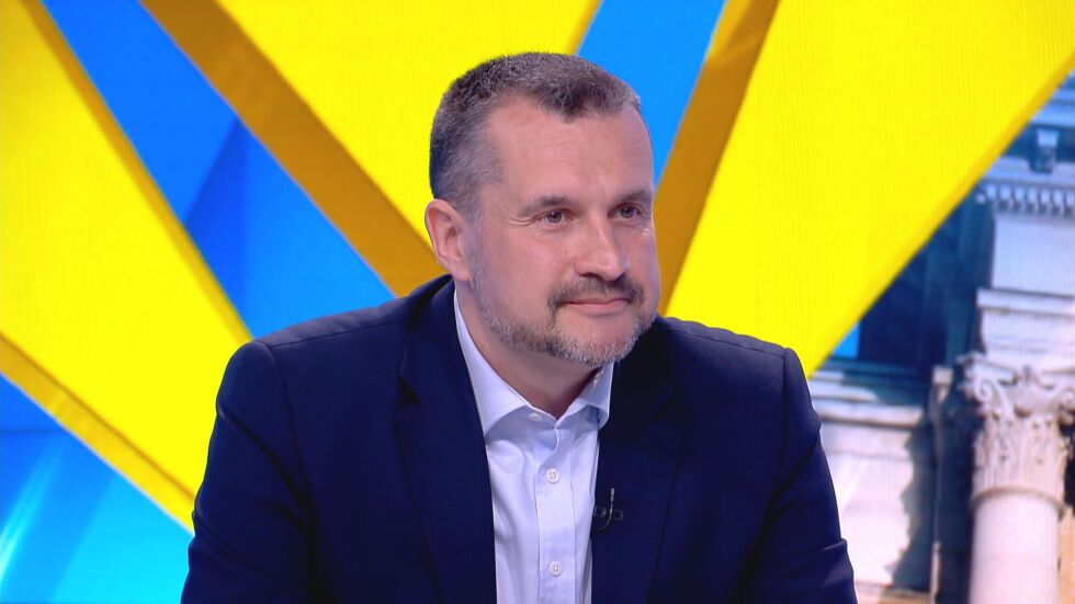 Калоян Методиев: Корнелия Нинова е единствената, която не се продаде на ГЕРБ. Естествено е да я подкрепя
