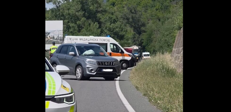 Жена загина при тежка катастрофа между Симитли и Благоевград