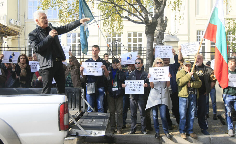 "Атака" иска "незабавно експулсиране на всички пришълци”