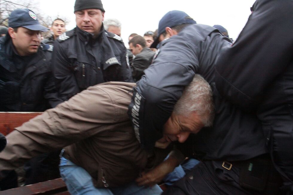 Ваньо Шарков завежда иск за полицейско насилие