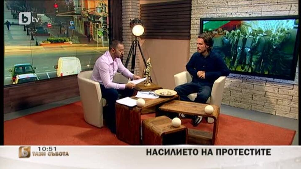 Студентът с пукнатата вежда: Бяхме ритани по краката