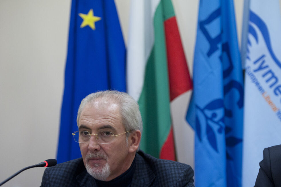 Местан видя прегръдка между ГЕРБ и "реформаторите"
