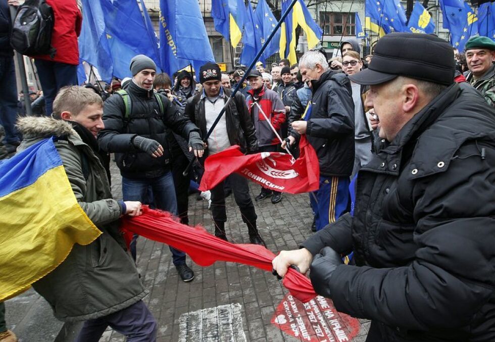 Опозицията в Украйна обяви безсрочен протест