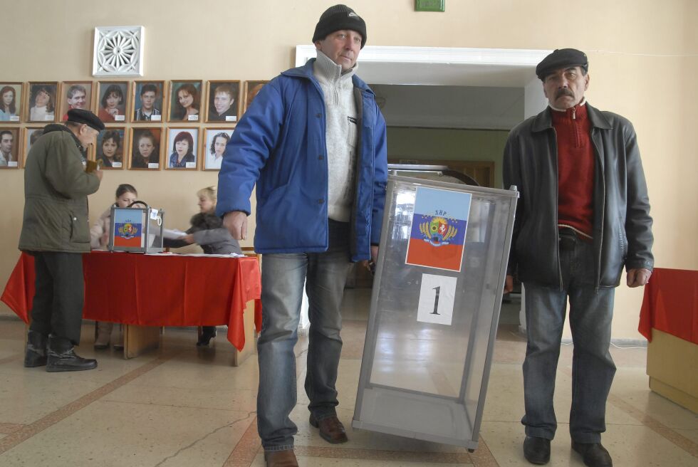 Донецка и Луганска народна република избират парламент (СНИМКИ)