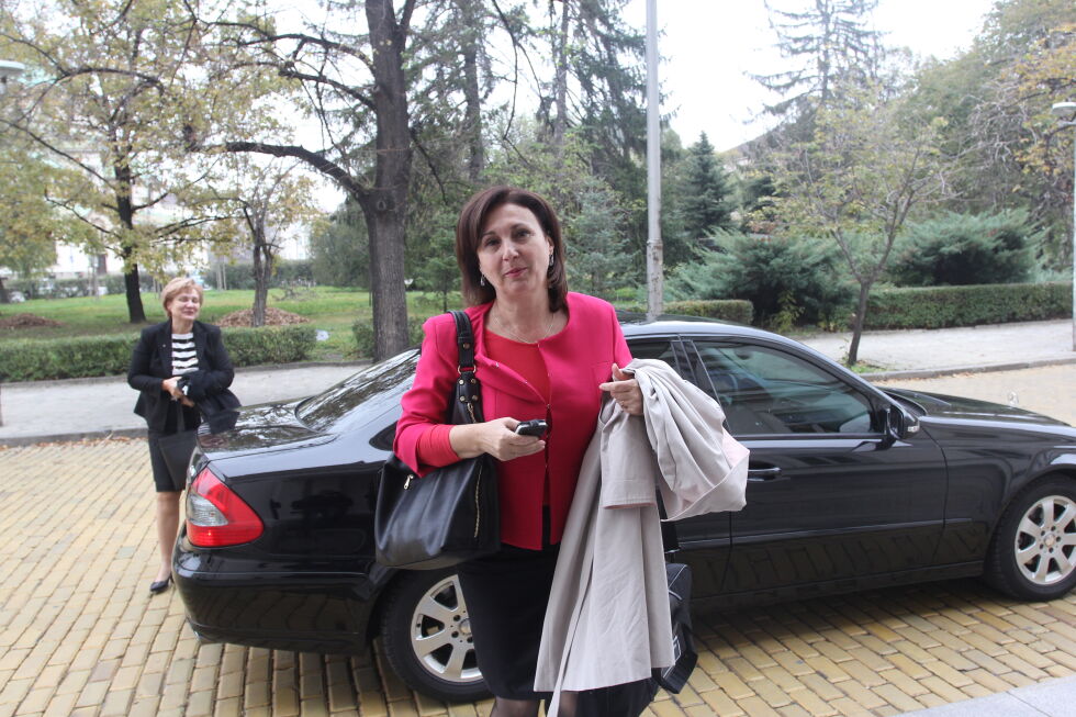 Румяна Бъчварова: Заемът е безалтернативен