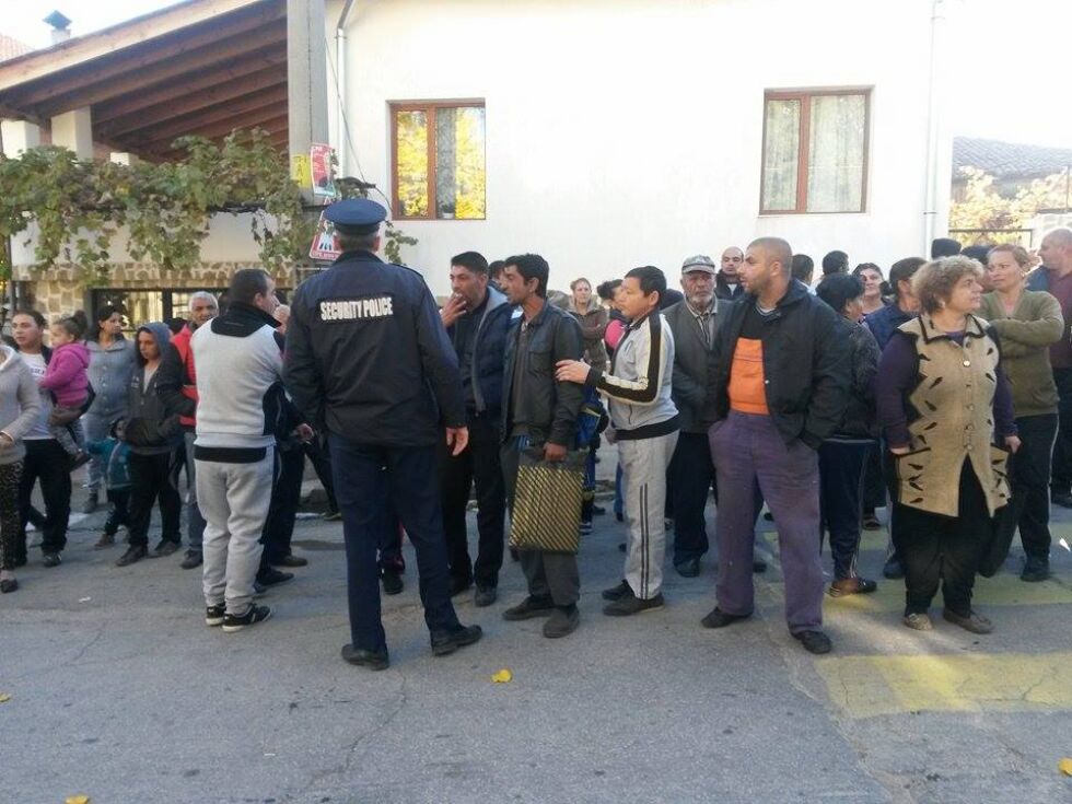 Протестите срещу кмета на Семчиново продължават