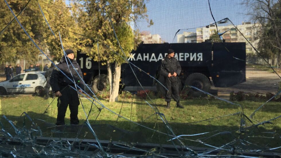 Връщаме доброволно 50 афганистанци в страната им