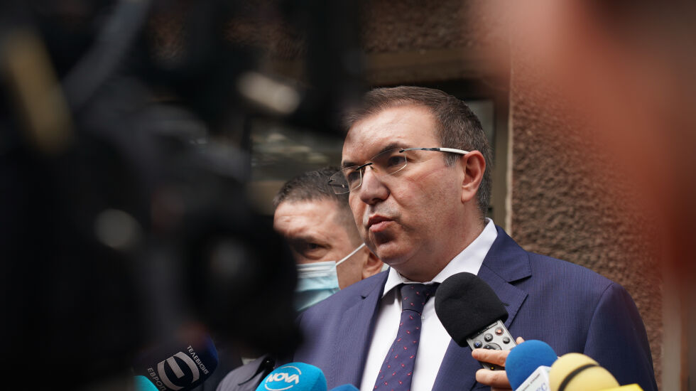 Проф. Ангелов: COVID-19 се разпространява дифузно и „локдаун“ няма да има ефект