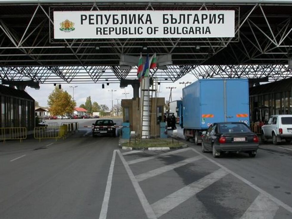 Временно спират бързите тестове за водачи на камиони на ГКПП "Промахон"