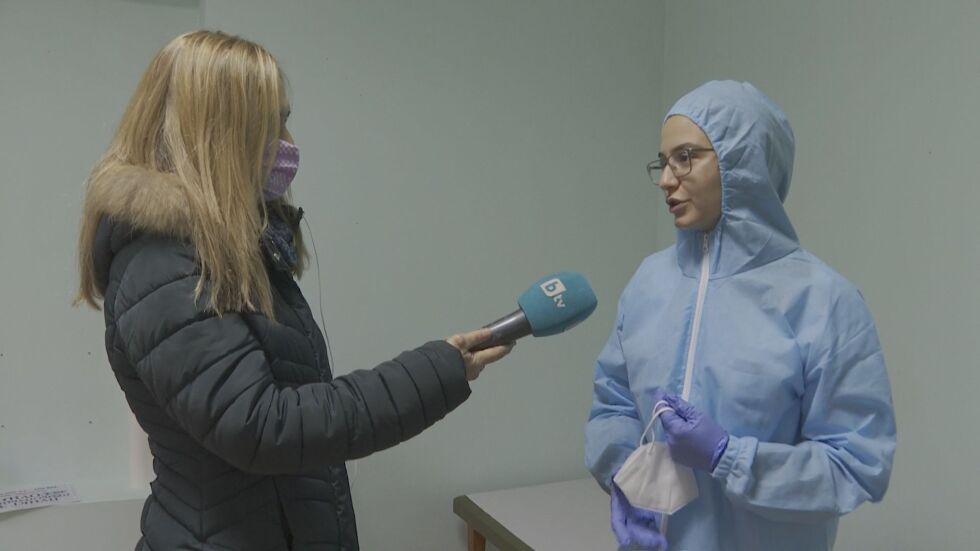 Заразното добро: Студентка по медицина се включи в битката срещу COVID-19 в Чирпан
