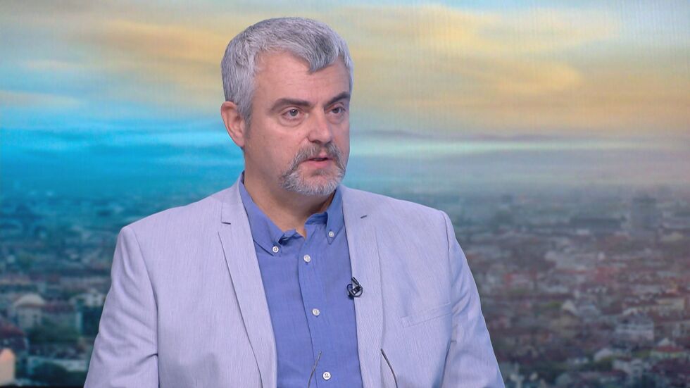 Д-р Миндов: Заразените с коронавирус са 3-4 пъти повече от обявяваните случаи