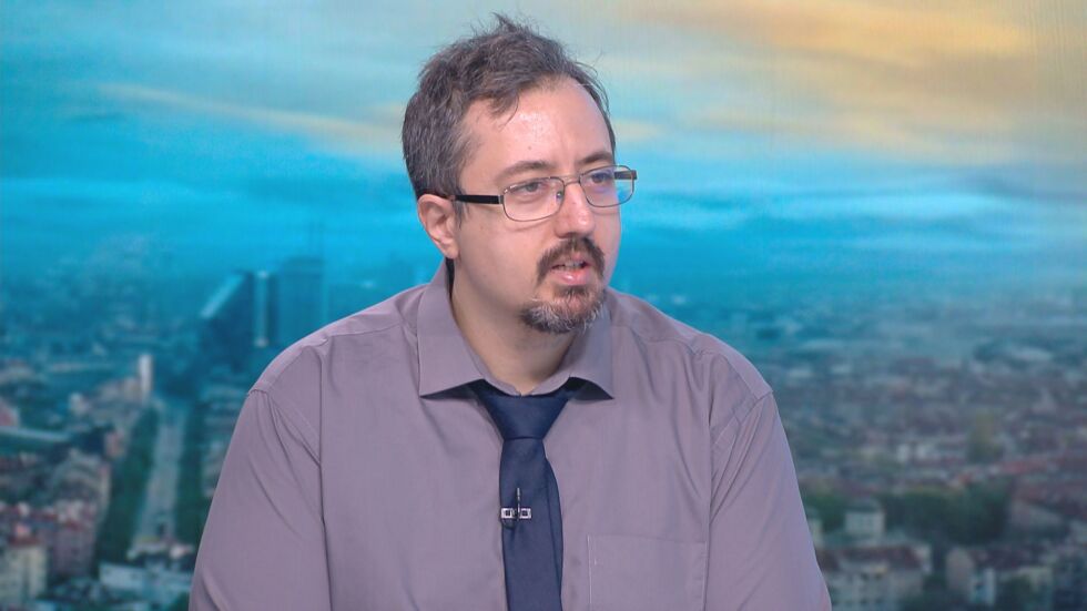 Математик прогнозира смъртните случаи от COVID-19 до края на ноември да достигнат 4000