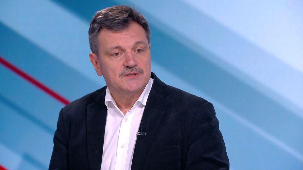 Александър Симидчиев: И болните са много, и здравната система изнемогва