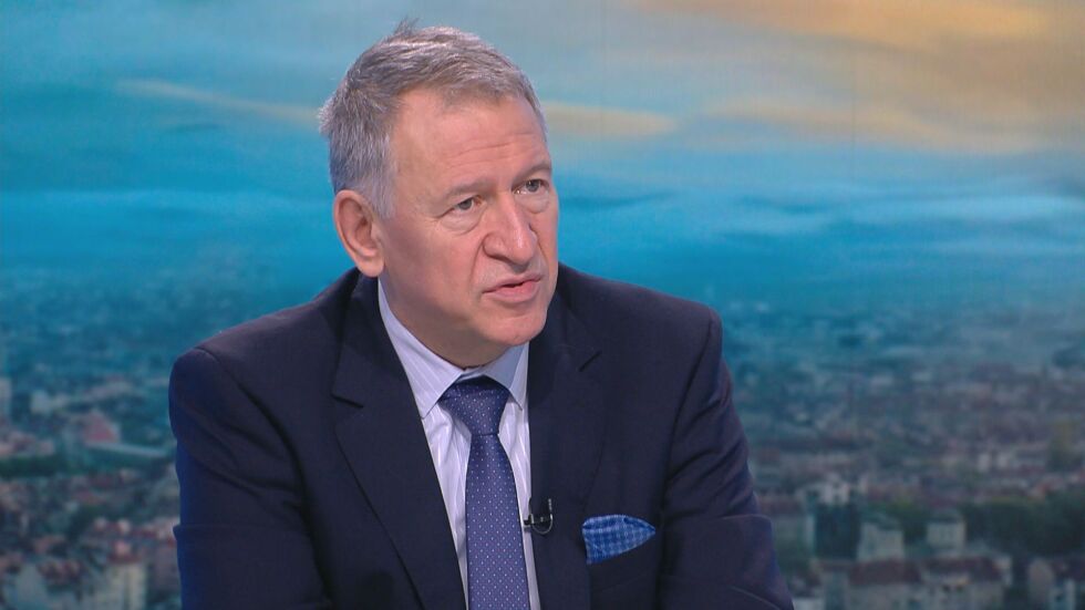 Кацаров: Няма нужда от локдаун, мерките работят
