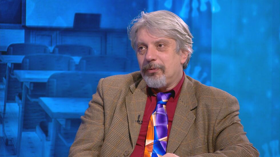 Проф. Витанов: „Омикрон“ е вече тук, остава да бъде официално регистриран