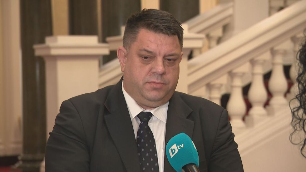 Атанас Зафиров: Решението за военна помощ за Украйна няма практическо измерение