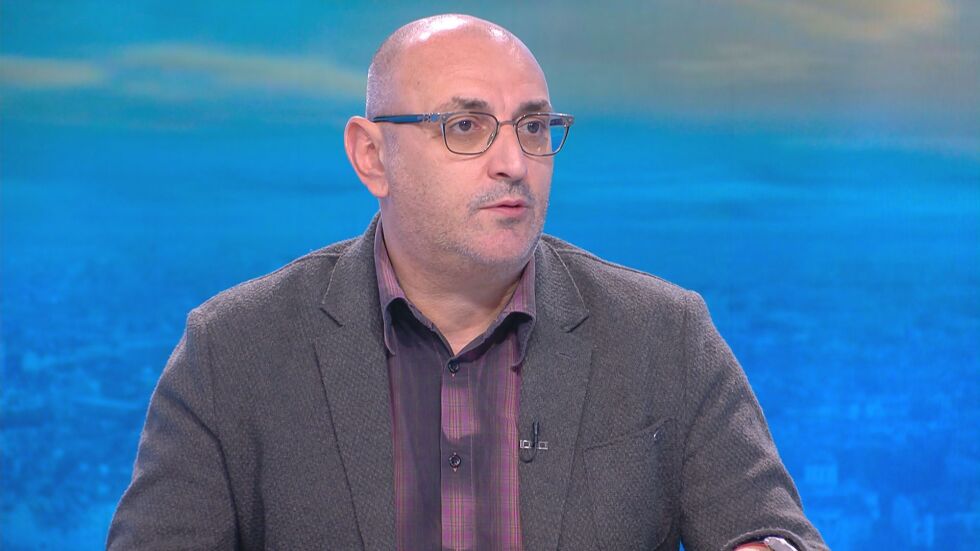 Милен Керемедчиев: Вкопчваме се във военна техника, която скоро ще стане музеен експонат