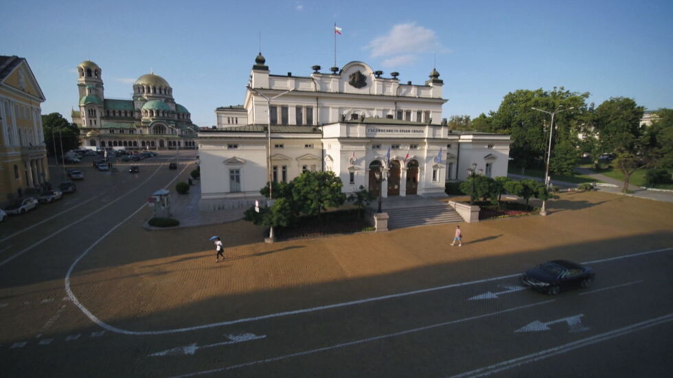 Часове до срещата между ГЕРБ и ПП: С какви очаквания са политическите сили?